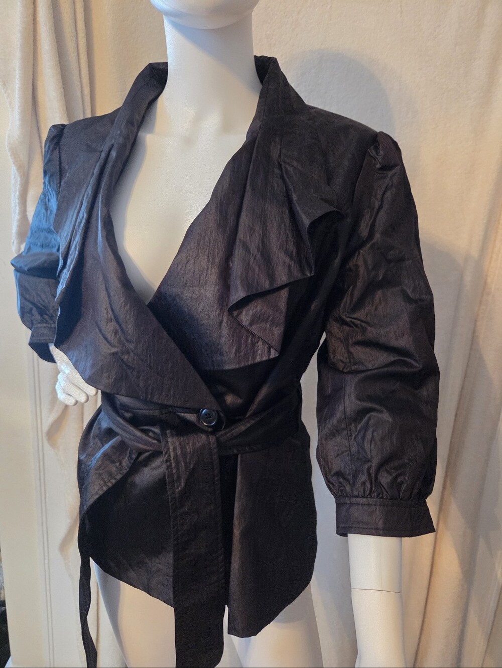 Willi Smith Black Ruffle-Collar Belted Jacket